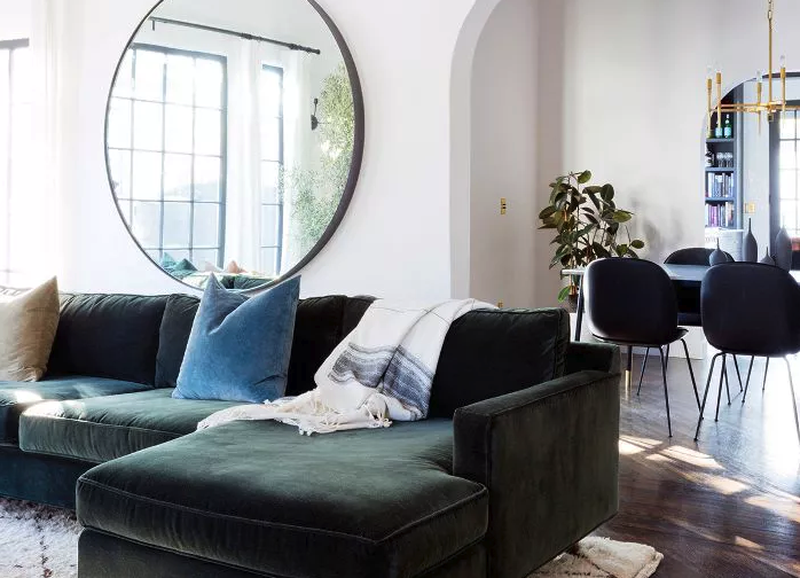 6x een ronde spiegel boven de bank Alles om van je huis je Thuis te maken HomeDeco.nl